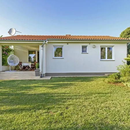 Bojana In Holiday home Liznjan